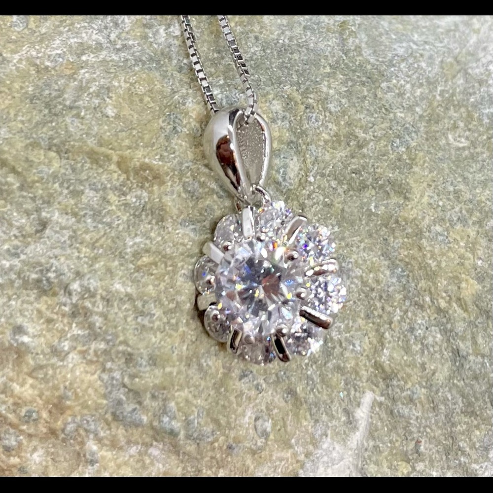 Laurie necklace from Tocara - Picture 3 of 5